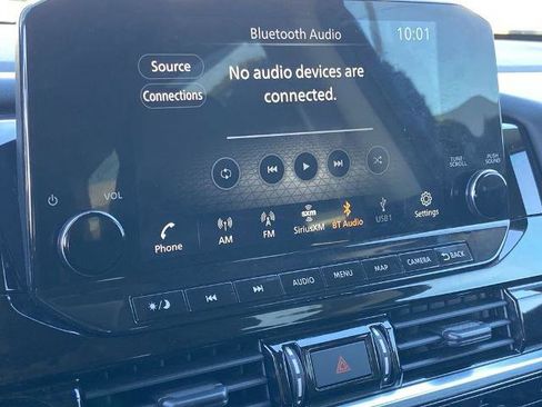 Used 2023 Nissan Pathfinder Platinum image 9