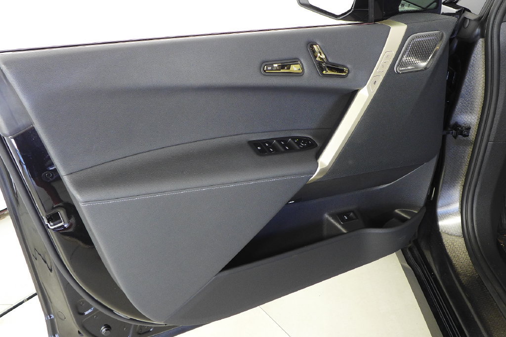 Used 2023 BMW iX M60 w/ Executive Package AWD/4WD image 10