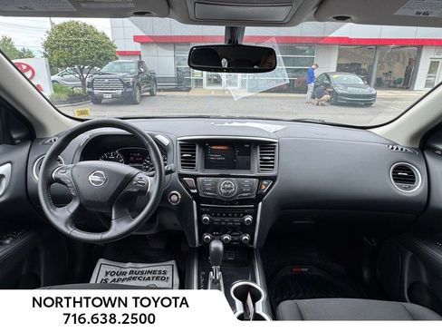 Used 2020 Nissan Pathfinder SV AWD/4WD image 20