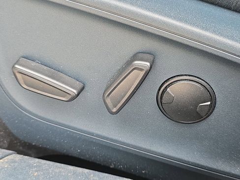 Certified 2025 Ford Maverick XLT w/ XLT Luxury Package image 12