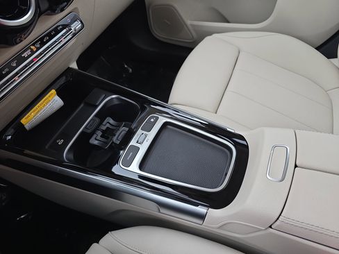 New 2026 Mercedes-Benz GLB 250 image 25