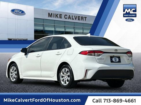Used 2023 Toyota Corolla LE FWD image 3