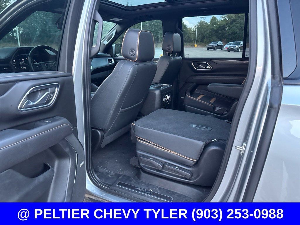 Used 2023 GMC Yukon XL AT4 w/ AT4 Premium Package AWD/4WD image 19