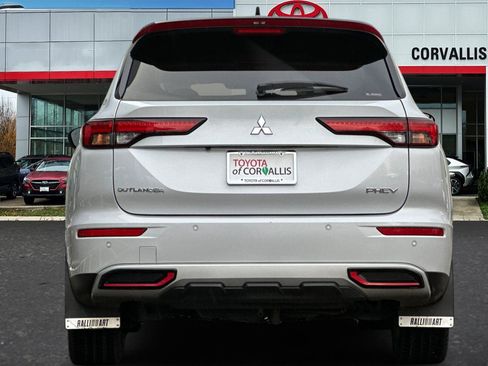 Used 2024 Mitsubishi Outlander Ralliart image 5