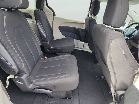 Used 2023 Chrysler Voyager LX FWD image 19