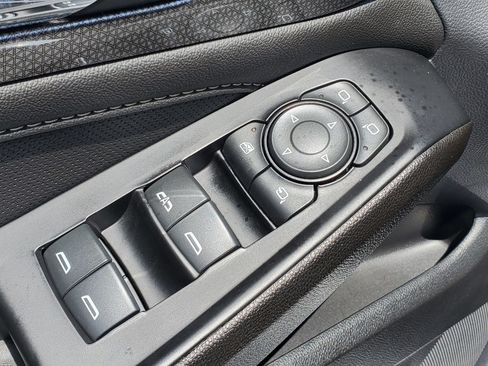 Used 2023 Chevrolet Traverse Premier w/ Redline Edition FWD image 19