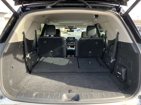 Used 2022 Nissan Pathfinder SL w/ SL Premium Package image 34