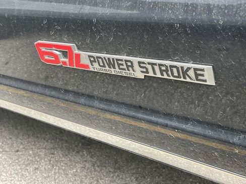 Used 2024 Ford F450 Platinum w/ FX4 Off-Road Package image 3