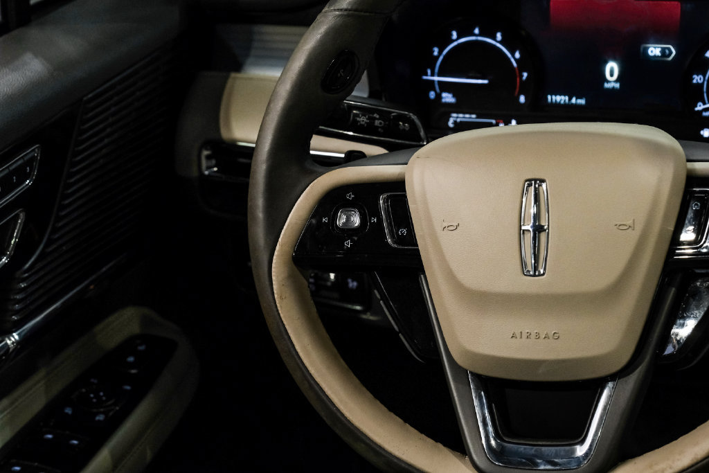 Used 2022 Lincoln Corsair AWD w/ Premium Package image 22