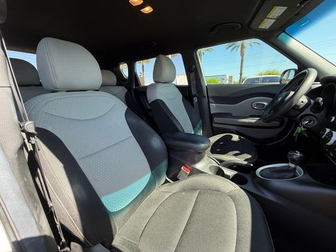 Used 2016 Kia Soul + w/ Eco Package FWD image 19