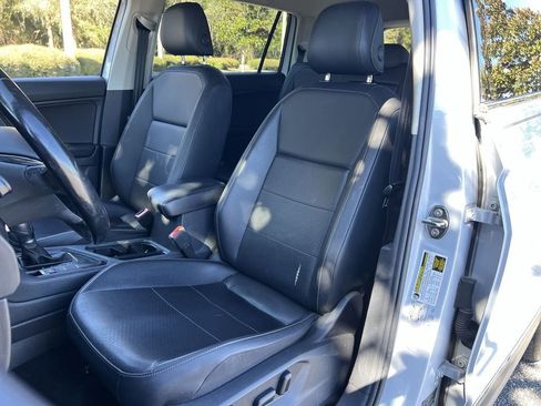 Used 2018 Volkswagen Tiguan SE image 11