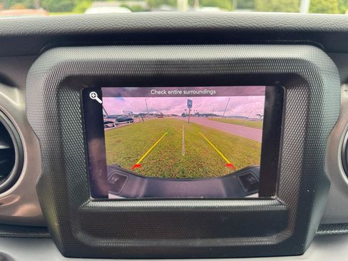 Used 2021 Jeep Gladiator Sport AWD/4WD image 41