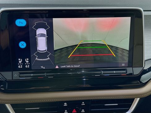 Used 2025 Volkswagen Atlas Cross Sport SE image 23