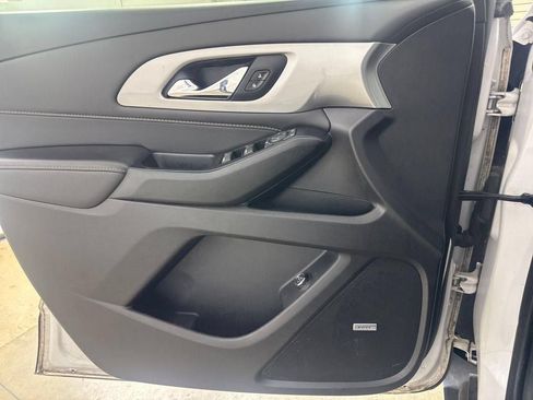 Used 2020 Chevrolet Traverse RS FWD image 26