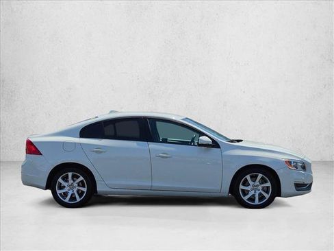 Used 2014 Volvo S60 T5 FWD image 4