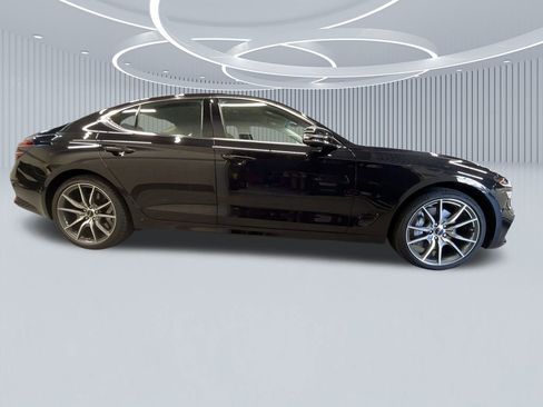 New 2025 Genesis G70 2.5T image 2