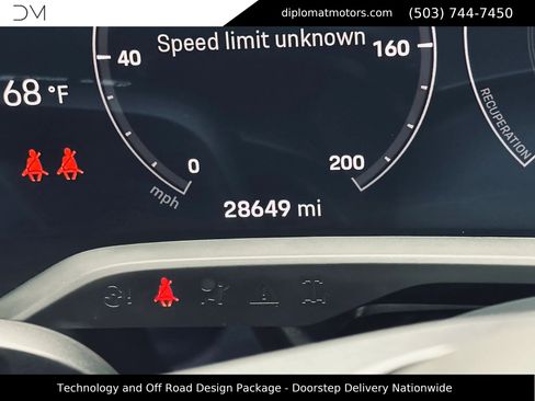 Used 2024 Porsche Taycan 4 Cross Turismo w/ Technology Package (P6F) image 33