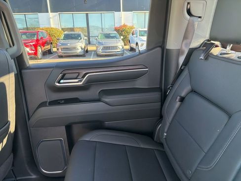 Used 2022 GMC Sierra 1500 SLT w/ X31 Off-Road Package image 33