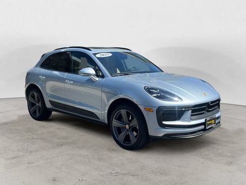 Used 2025 Porsche Macan AWD/4WD image 7