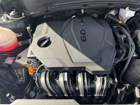 Used 2023 Kia Sportage LX image 28