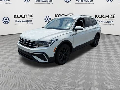 Used 2024 Volkswagen Tiguan SE AWD/4WD image 3