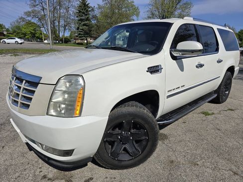 Used 2007 Cadillac Escalade ESV AWD w/ Information Package image 1