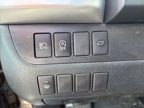 Used 2019 Toyota Highlander XLE AWD/4WD image 9