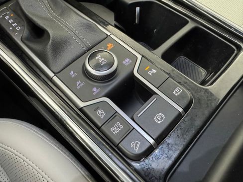 Used 2024 Kia Sorento SX image 17