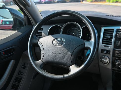 Used 2007 Toyota 4Runner Limited AWD/4WD image 30