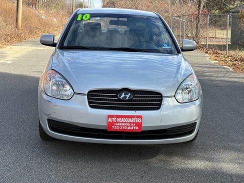 Used 2010 Hyundai Accent GLS image 2