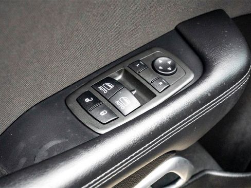 Used 2022 Dodge Challenger SXT w/ Blacktop Package image 11