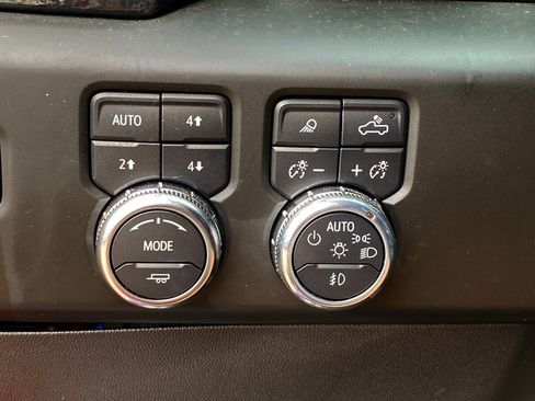 Used 2025 GMC Sierra 1500 AT4X image 31