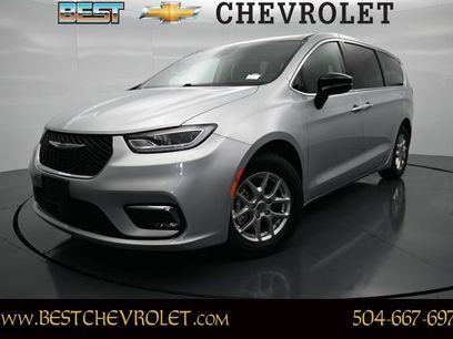 Used 2024 Chrysler Pacifica Touring-L