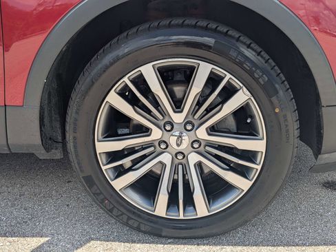 Used 2018 Ford Explorer Platinum AWD/4WD image 10