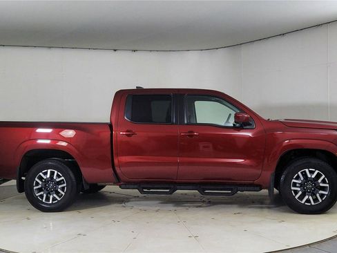 Used 2025 Nissan Frontier SL image 8