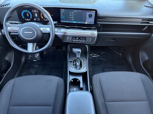 Used 2025 Hyundai Kona SEL image 12