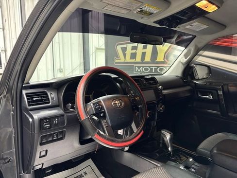 Used 2018 Toyota 4Runner TRD Off-Road w/ TRD Performance Package AWD/4WD image 6