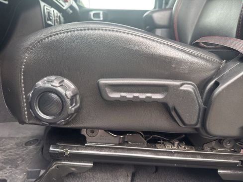 Used 2021 Jeep Wrangler Unlimited Rubicon image 16