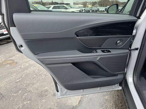 New 2026 Lincoln Nautilus Reserve image 25