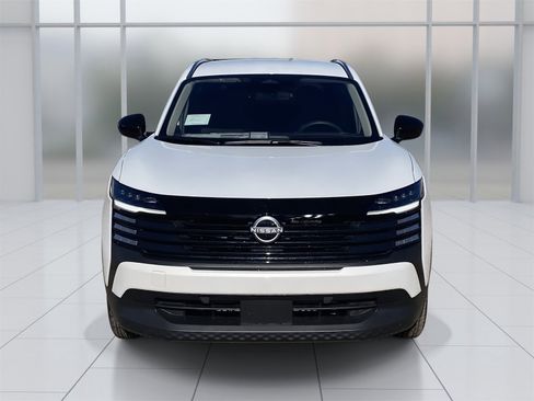 New 2026 Nissan Kicks SV image 9