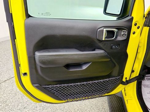 Used 2023 Jeep Wrangler Unlimited Sahara w/ Cold Weather Group AWD/4WD image 10