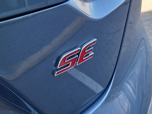 Used 2021 Toyota Corolla SE FWD image 5