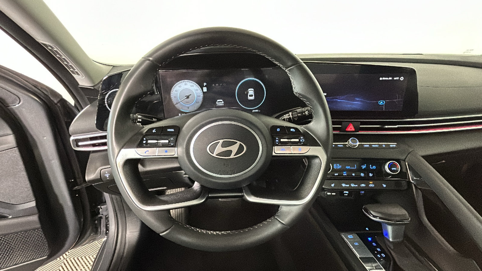 Used 2024 Hyundai Elantra SEL w/ Convenience Package FWD image 18
