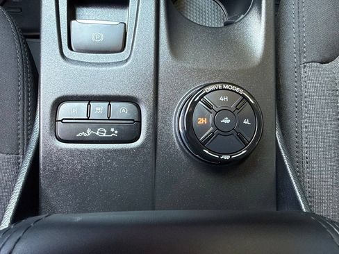 Used 2025 Ford Ranger XLT AWD/4WD image 19