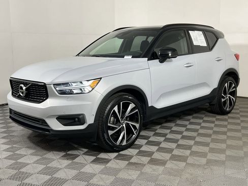Used 2021 Volvo XC40 T5 R-Design w/ Advanced Package image 6