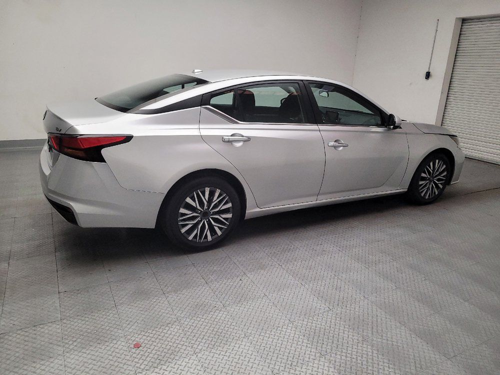 Used 2023 Nissan Altima 2.5 SV FWD image 10