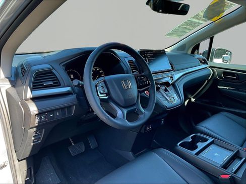 Certified 2026 Honda Odyssey EX-L image 17