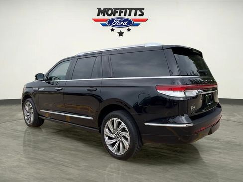 Used 2022 Lincoln Navigator L Reserve AWD/4WD image 3