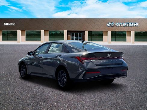 New 2026 Hyundai Elantra Sport FWD image 5