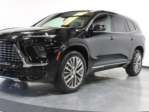 Used 2025 Buick Enclave Avenir w/ Super Cruise Package AWD/4WD image 4